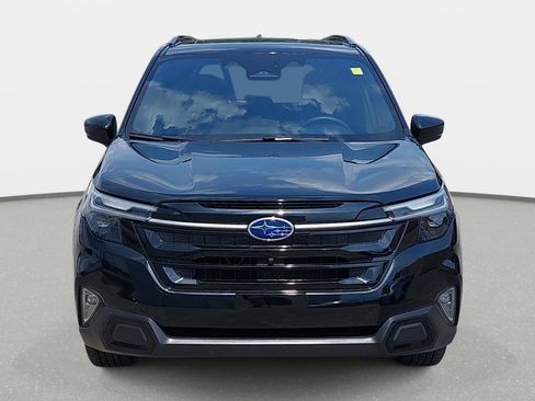 Used 2025 Subaru Forester Touring AWD/4WD image 2
