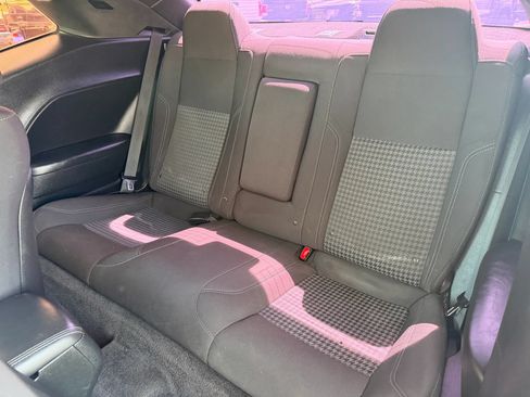 Used 2016 Dodge Challenger SXT RWD image 8