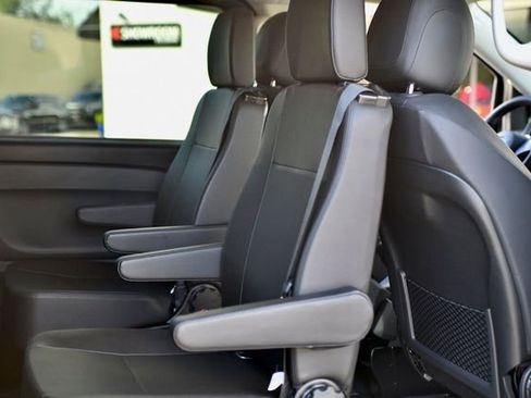 Used 2023 Mercedes-Benz Metris Passenger image 31