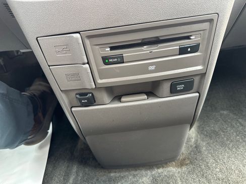 Used 2016 Honda Odyssey Touring Elite image 35