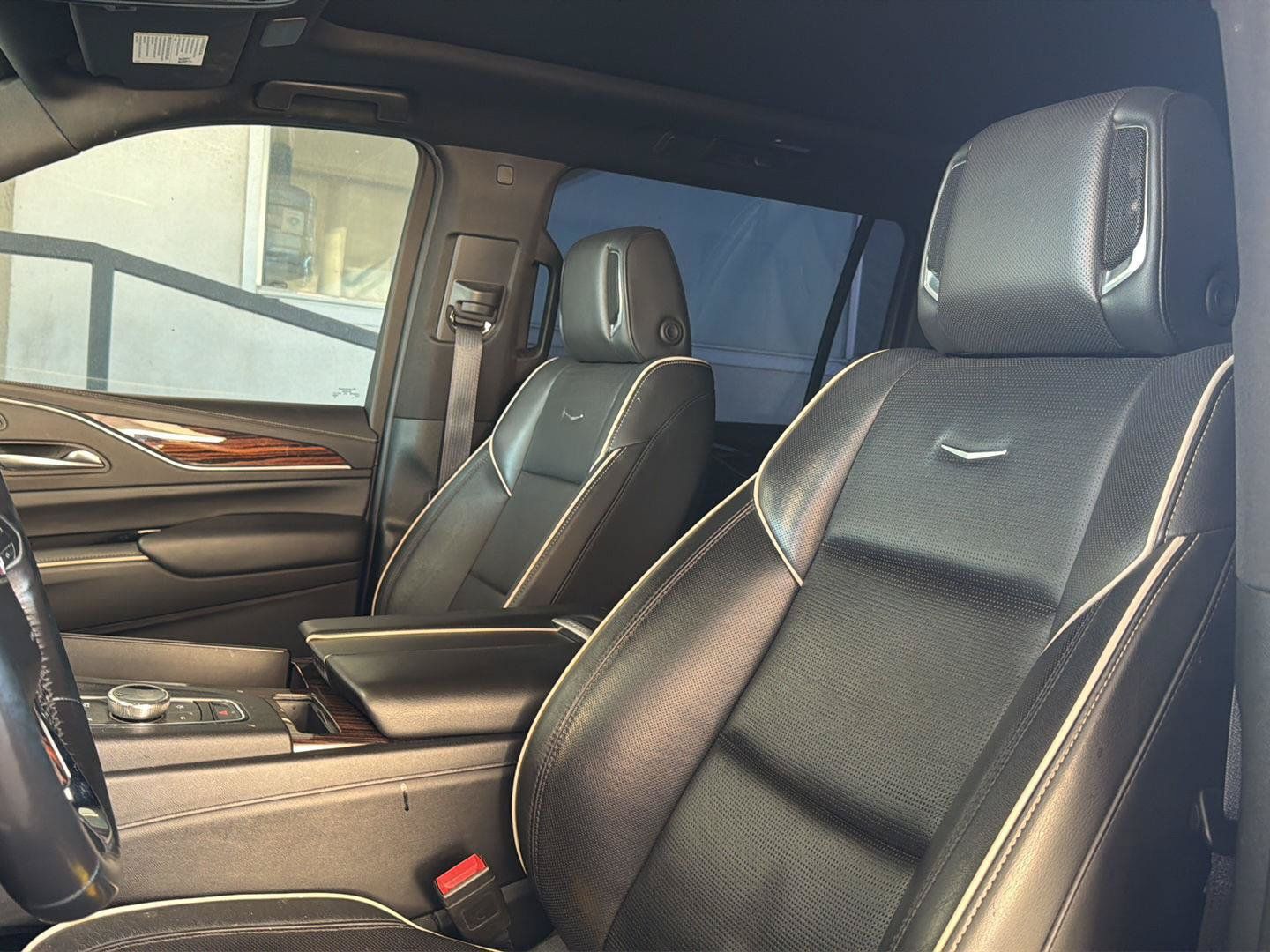 Used 2022 Cadillac Escalade ESV Premium Luxury RWD image 7