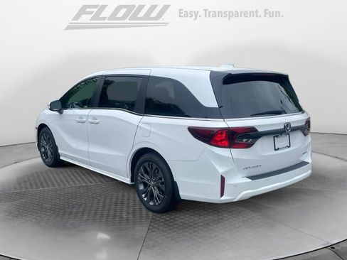 New 2026 Honda Odyssey Touring image 5