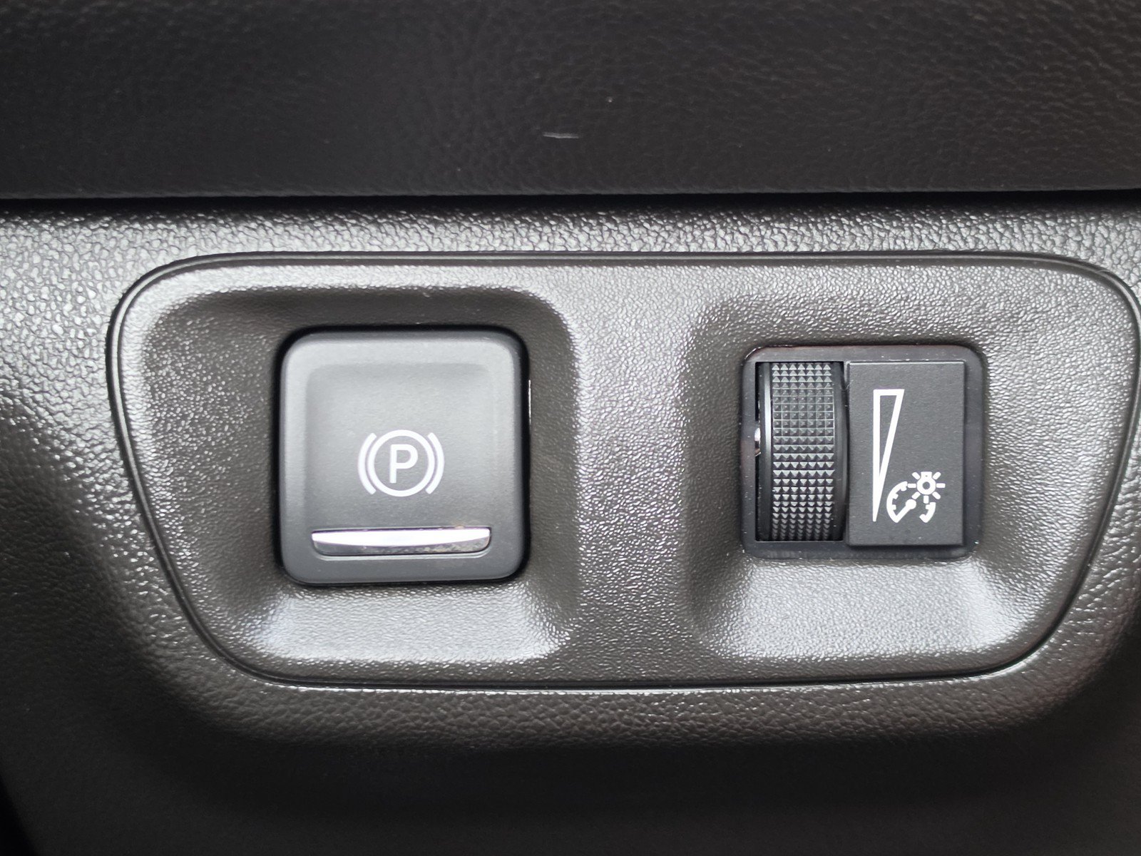 Used 2023 GMC Acadia SLE w/ Driver Convenience Package FWD image 19