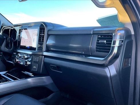 Used 2025 Ford F250 Lariat w/ Chrome Package image 27