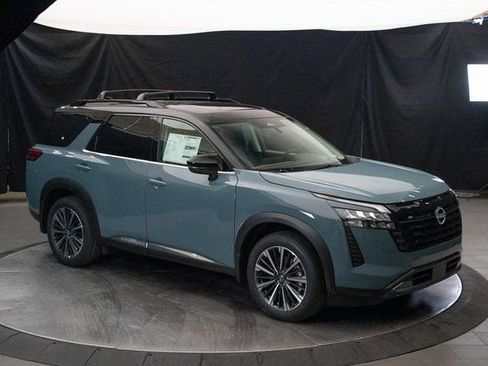 New 2026 Nissan Pathfinder Platinum image 2