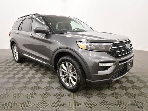 Used 2020 Ford Explorer XLT w/ Equipment Group 202A AWD/4WD image 10