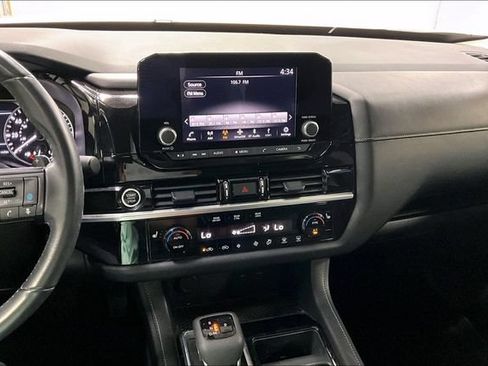Used 2024 Nissan Pathfinder SV w/ Lighting Package (N92) AWD/4WD image 4