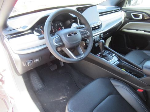 Used 2026 Jeep Compass Limited AWD/4WD image 15