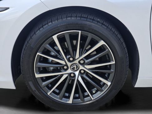 Used 2025 Lexus ES 350 w/ Premium Package FWD image 32