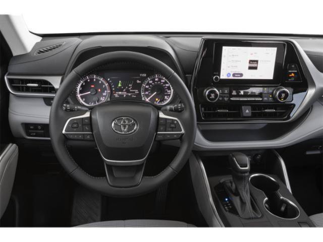 Certified 2025 Toyota Highlander LE AWD/4WD image 6