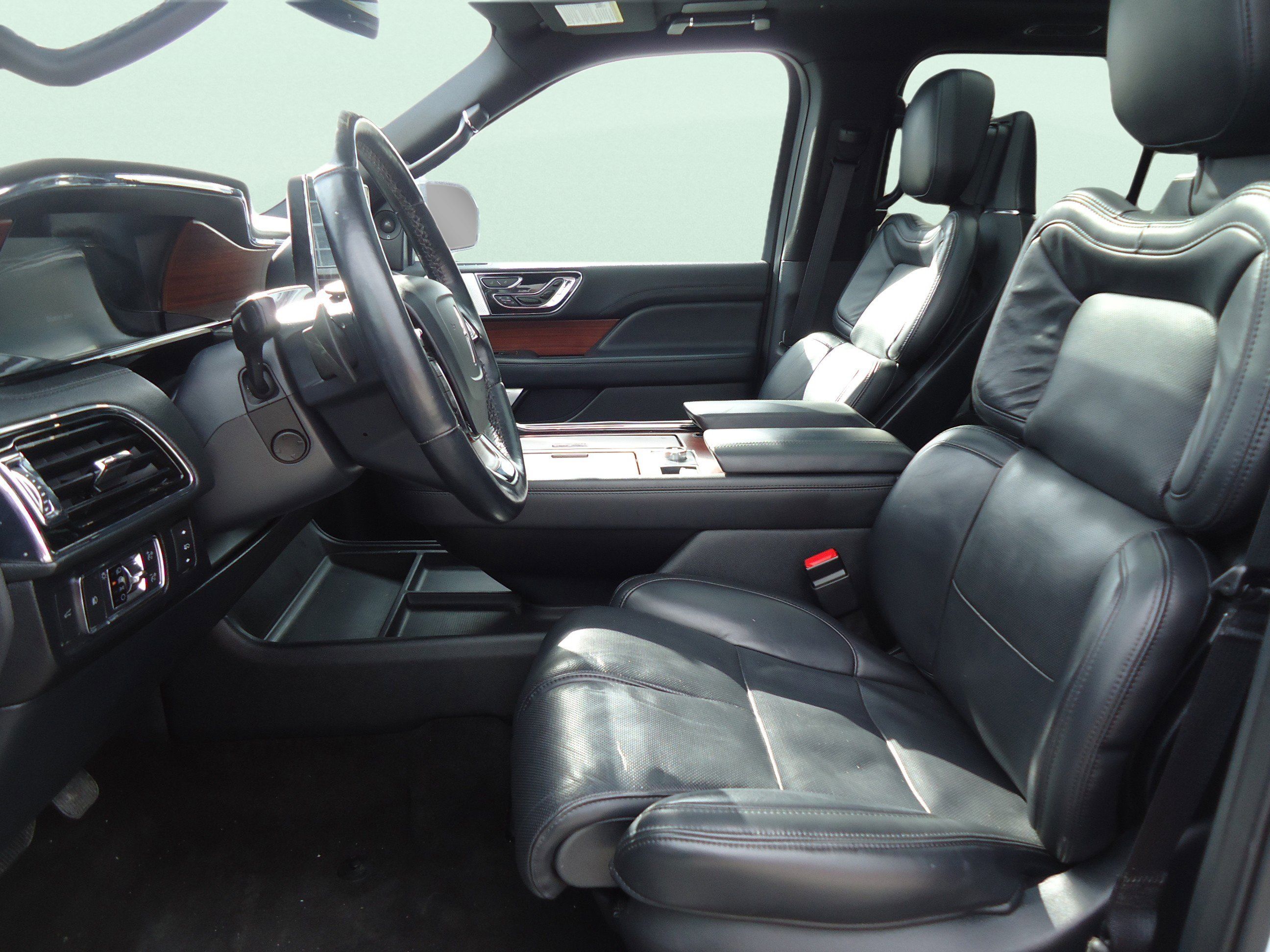 Used 2023 Lincoln Navigator Reserve AWD/4WD image 30