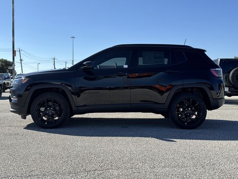 New 2026 Jeep Compass Latitude image 8