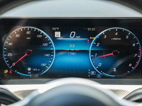 Used 2023 Mercedes-Benz CLA 250 4MATIC image 46