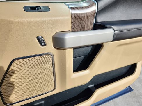 Used 2019 Ford F250 Lariat w/ Lariat Value Package image 15