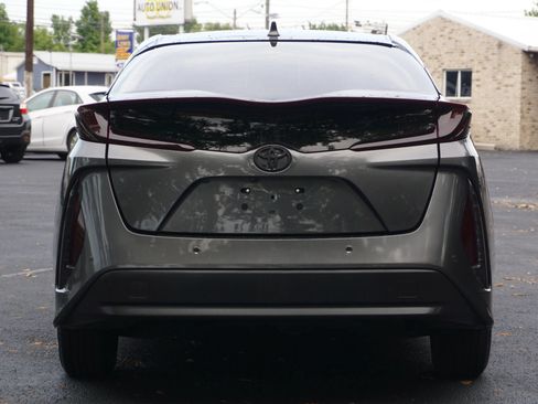 Used 2017 Toyota Prius Prime Advanced FWD image 6