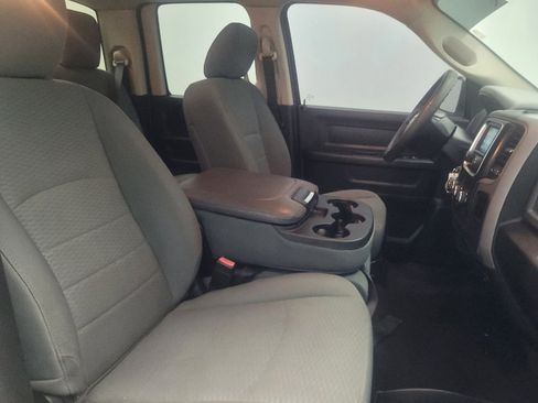 Used 2016 RAM 1500 Express RWD image 21