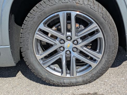Used 2023 Chevrolet Traverse High Country image 11