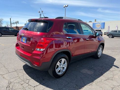Used 2019 Chevrolet Trax LT w/ LT Convenience Package AWD/4WD image 5