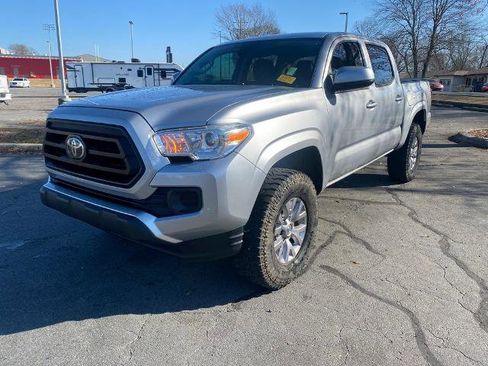 Used 2020 Toyota Tacoma SR image 3