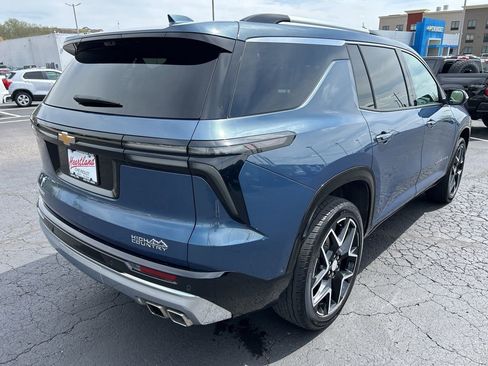 Used 2025 Chevrolet Traverse High Country FWD image 5