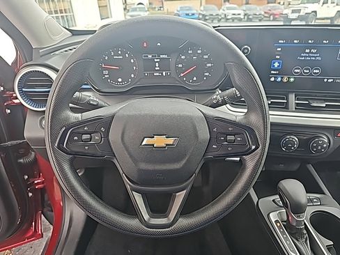 Used 2025 Chevrolet Trax LS image 13