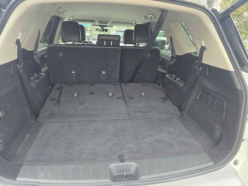 Used 2023 Nissan Pathfinder SL image 17