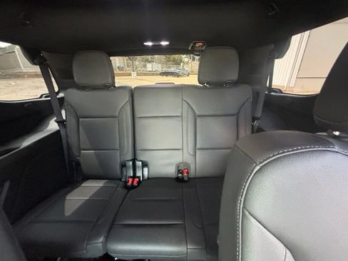Used 2023 Chevrolet Tahoe Z71 w/ Luxury Package AWD/4WD image 26