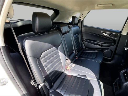 Used 2023 Ford Edge SEL AWD/4WD image 19