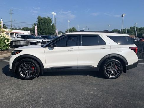 Used 2025 Ford Explorer ST w/ Sun And Sound Package AWD/4WD image 5
