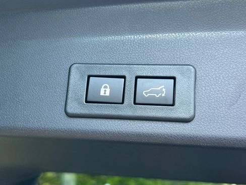 Used 2023 Subaru Ascent Limited w/ Technology Package AWD/4WD image 21