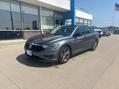 Used 2021 Volkswagen Jetta R-Line FWD image 1