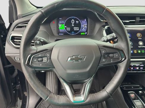 Used 2023 Chevrolet Bolt EUV LT w/ Convenience Package FWD image 16
