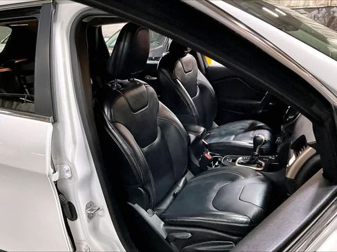 Used 2015 Jeep Cherokee Limited image 9