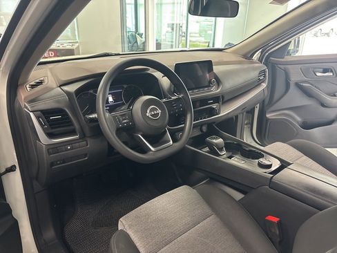 Used 2023 Nissan Rogue SV AWD/4WD image 14