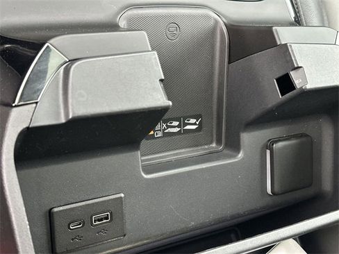 Used 2022 Chevrolet Silverado 1500 ZR2 w/ Technology Package image 42