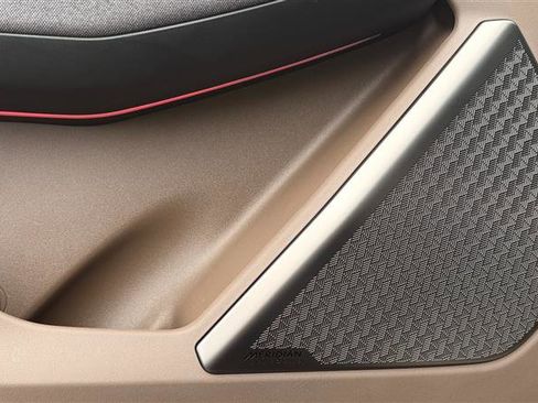 Used 2024 Kia EV9 Land image 12