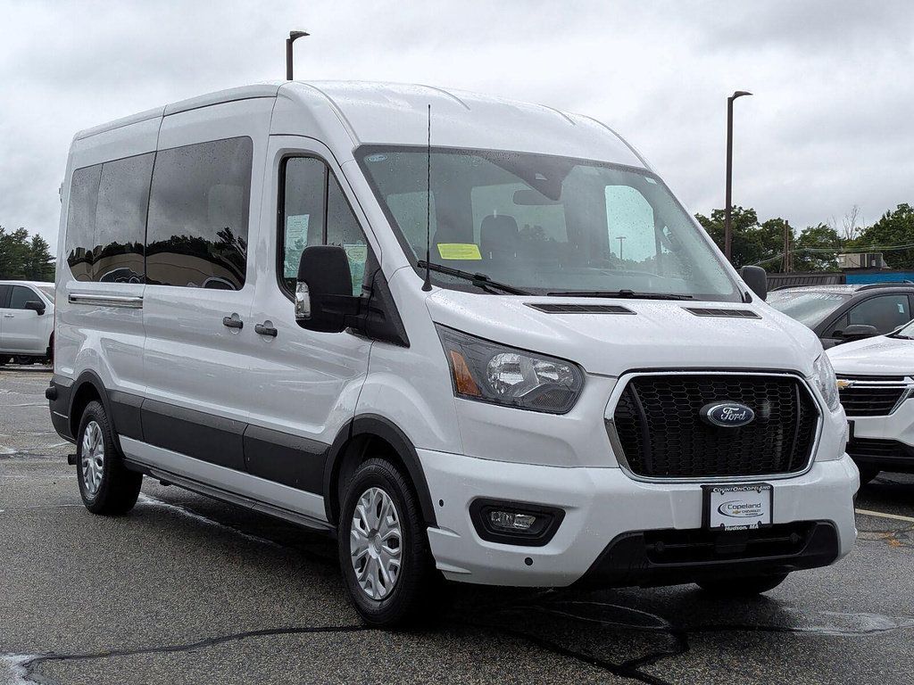 Used 2024 Ford Transit 350 XLT RWD image 4