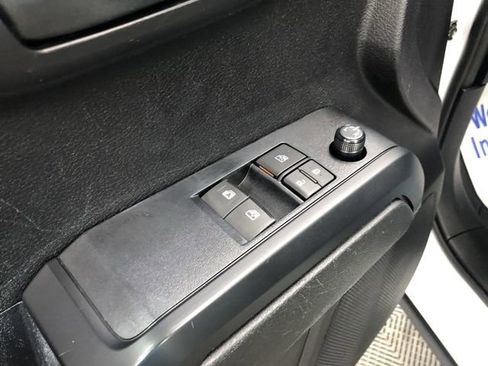 Used 2021 Toyota Tacoma SR RWD image 13