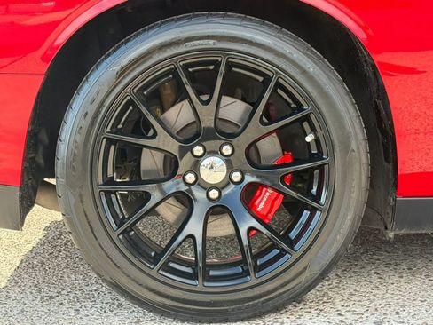 Used 2015 Dodge Challenger SRT w/ Technology Group RWD image 25