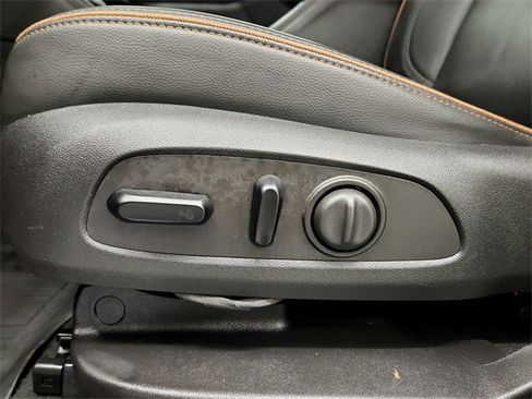 Used 2023 GMC Acadia AT4 image 25