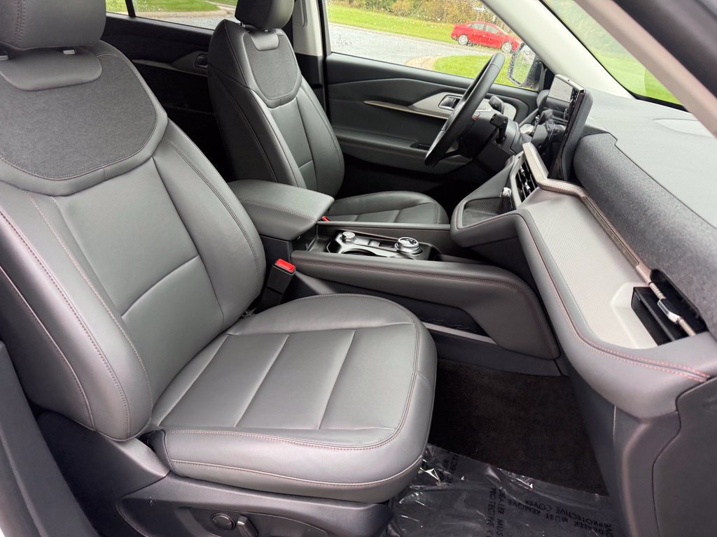 Used 2026 Ford Explorer Active w/ Active Comfort Package AWD/4WD image 37
