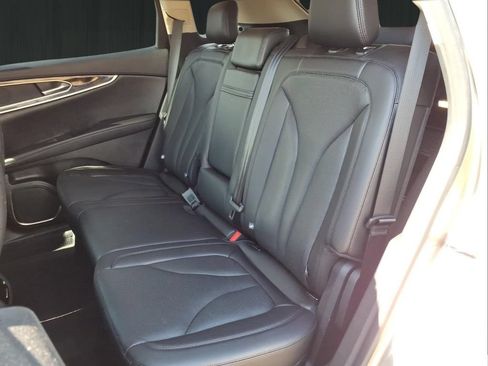Used 2023 Lincoln Nautilus Reserve AWD/4WD image 16