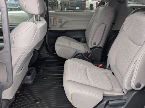 Used 2024 Toyota Sienna LE w/ LE Plus Package AWD/4WD image 14