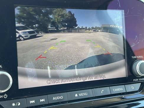 Used 2024 Nissan Pathfinder SV FWD image 26