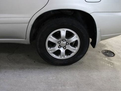 Used 2005 Toyota Highlander V6 AWD/4WD image 32