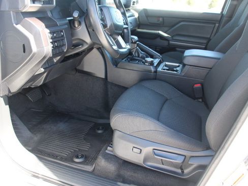 Certified 2025 Toyota 4Runner SR5 AWD/4WD image 13