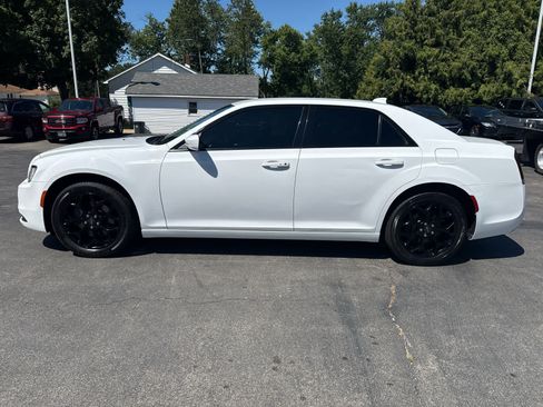 Used 2020 Chrysler 300 S AWD/4WD image 6