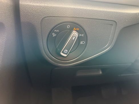 Used 2022 Volkswagen Atlas SE image 33