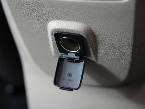 Used 2018 Ford Escape SE image 40