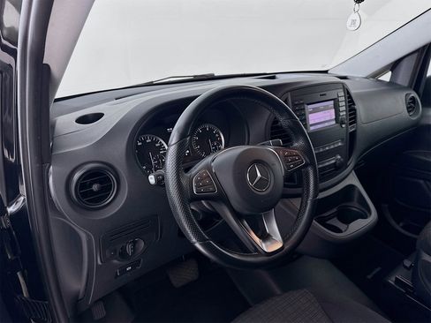 Used 2018 Mercedes-Benz Metris Passenger image 10